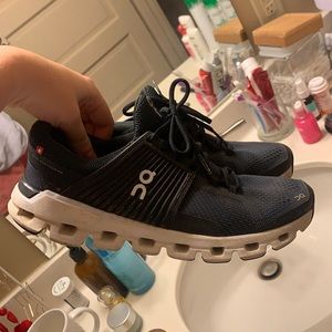 Size women’s 8.5 on cloud sneakers